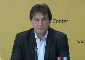 ТВ породице Гашић: Неки медији добијају новац из иностранства да пљују оно добро у држави ТВ породице Гашић: Неки медији добијају новац из иностранства да пљују оно добро у држави